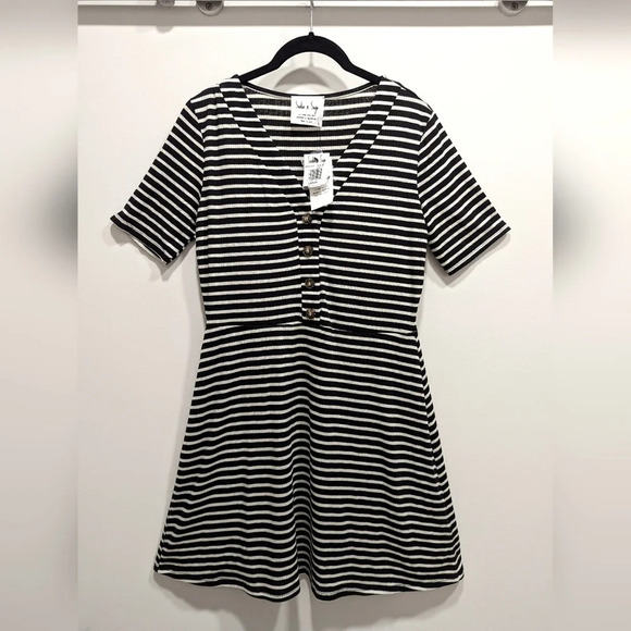 Sadie & Sage Black White Striped Short Sleeve Ribbed V-Neck Mini Dress Large - Picture 3 of 9